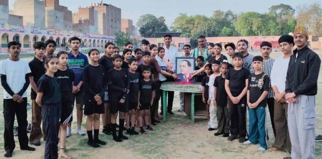 रतिया में बाबा साहिब डॉ भीमराव अंबेडकर की जयंती हर्षोल्लास के साथ मनाई गई 